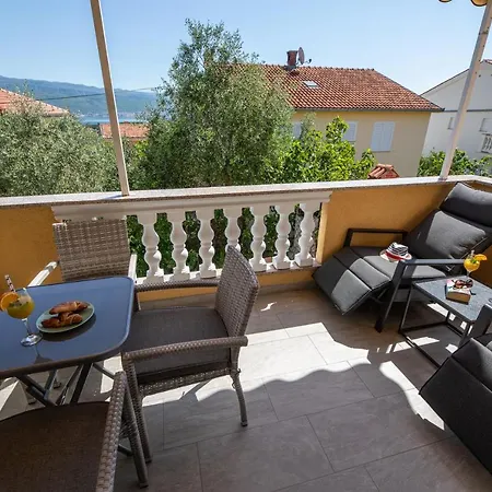 Apartment Pansion Tina