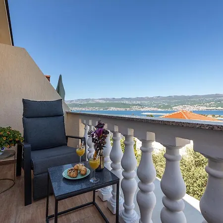 Apartment Pansion Tina