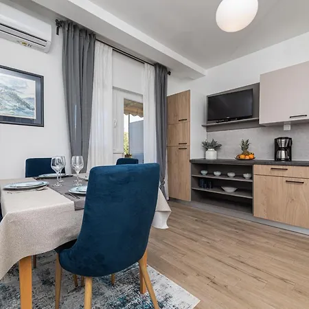 Apartment Pansion Tina