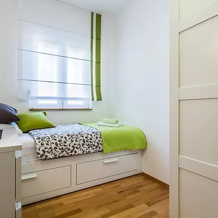 Lejlighed Pansion Tina *