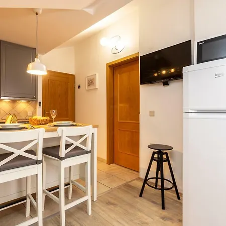 Apartment Pansion Tina *