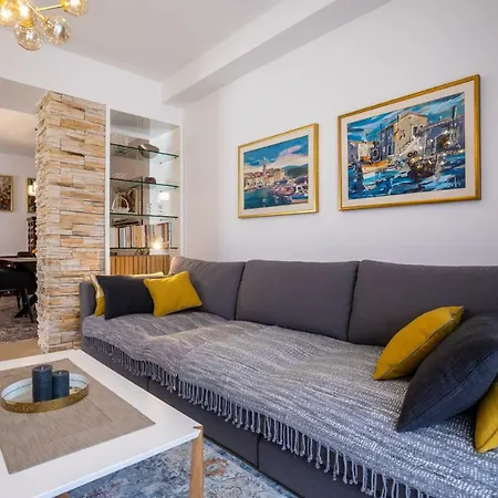 Apartment Pansion Tina