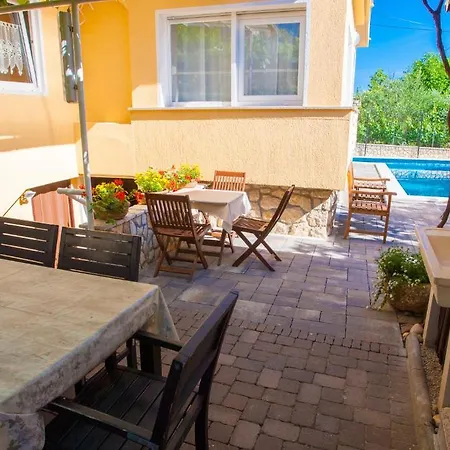 Διαμέρισμα Pansion Tina