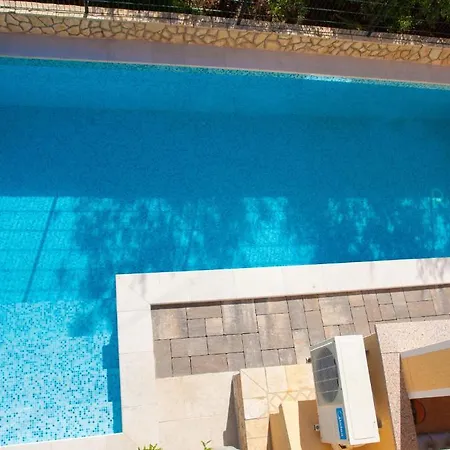 Διαμέρισμα Pansion Tina