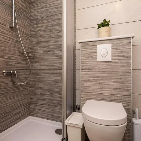 Pansion Tina Apartman *