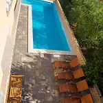 Pansion Tina
